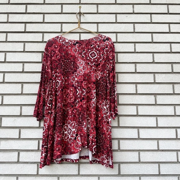 Catherines Red Medallion Print Swing Tunic Top 1X Plus Boho Stretch Knit - Picture 7 of 9